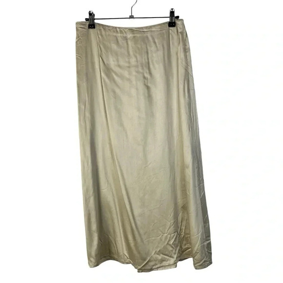 Time and Tru Cream Beige Satin Side Slit Midi Skirt M - Picture 1 of 3